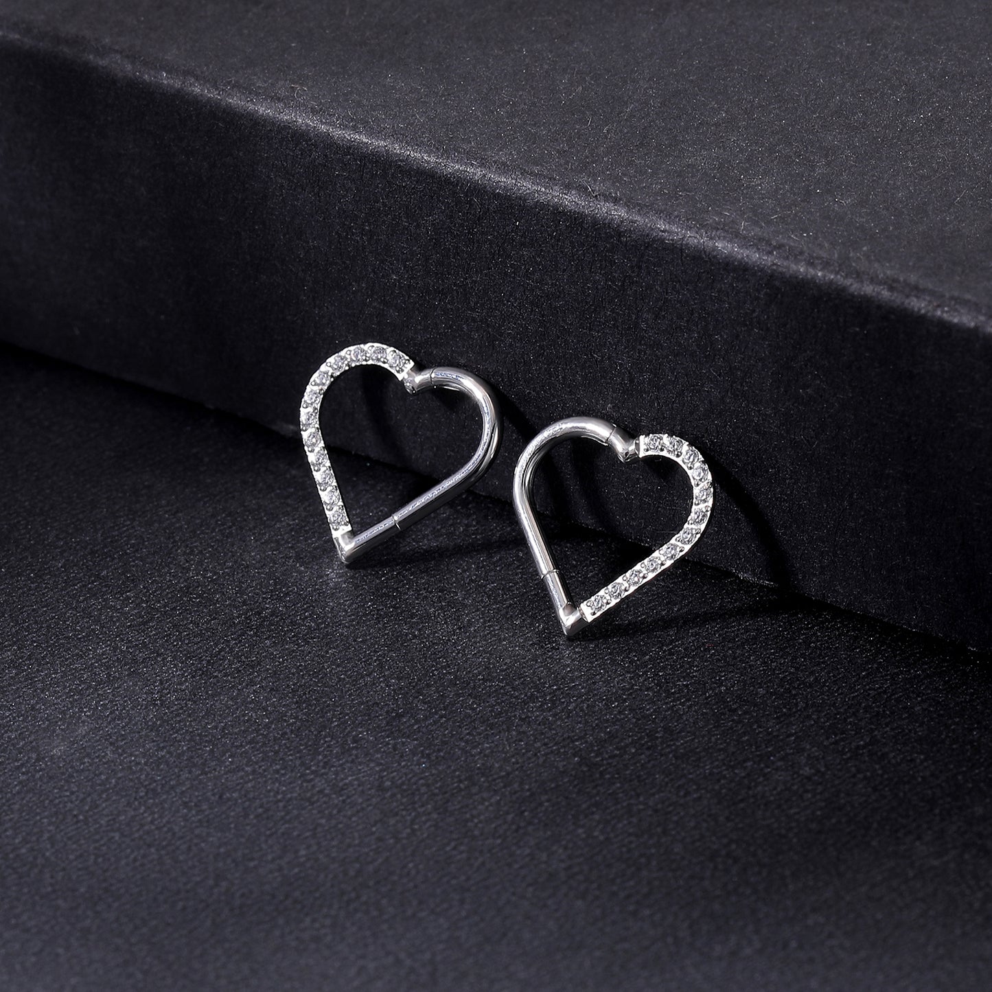 1 Piece 16g G23 TItanium Nose Ring Heart Septum Ring Piercing Jewelry