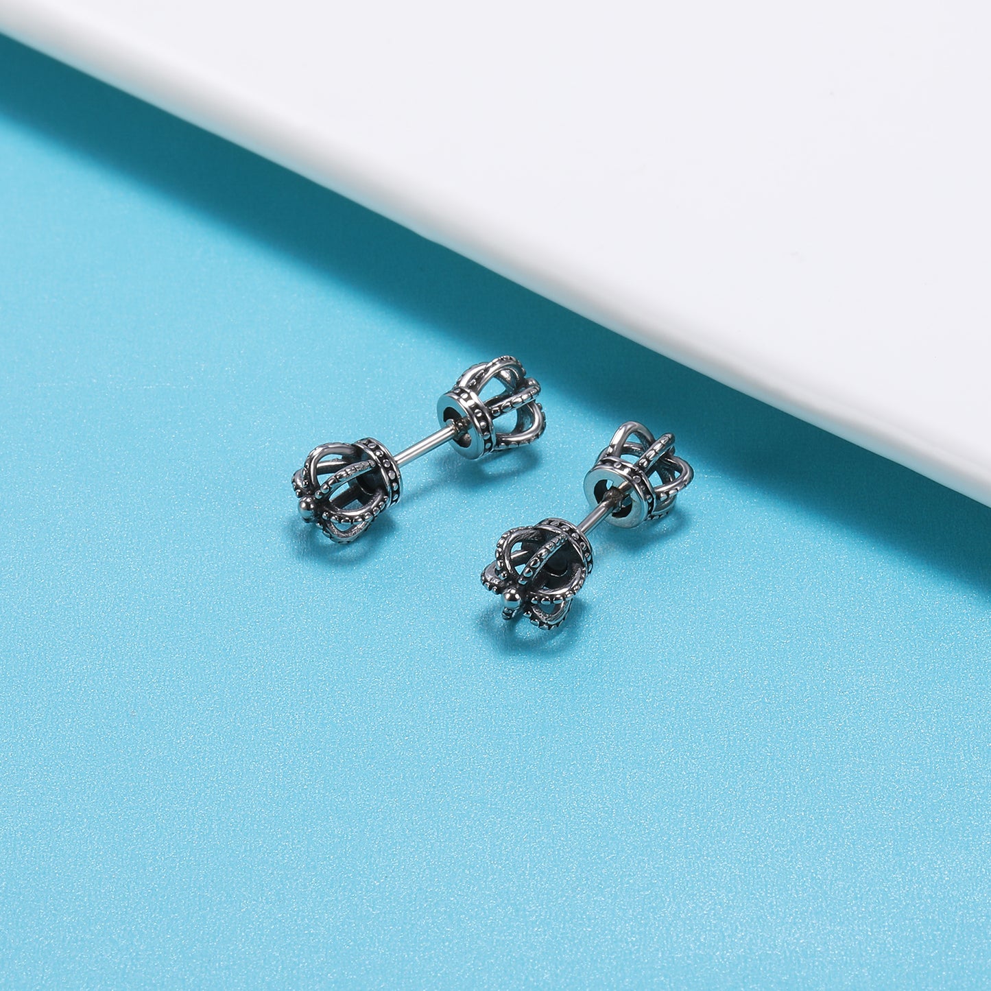 16g-double-crown-stud-earring-black-ear-stud-jewelry