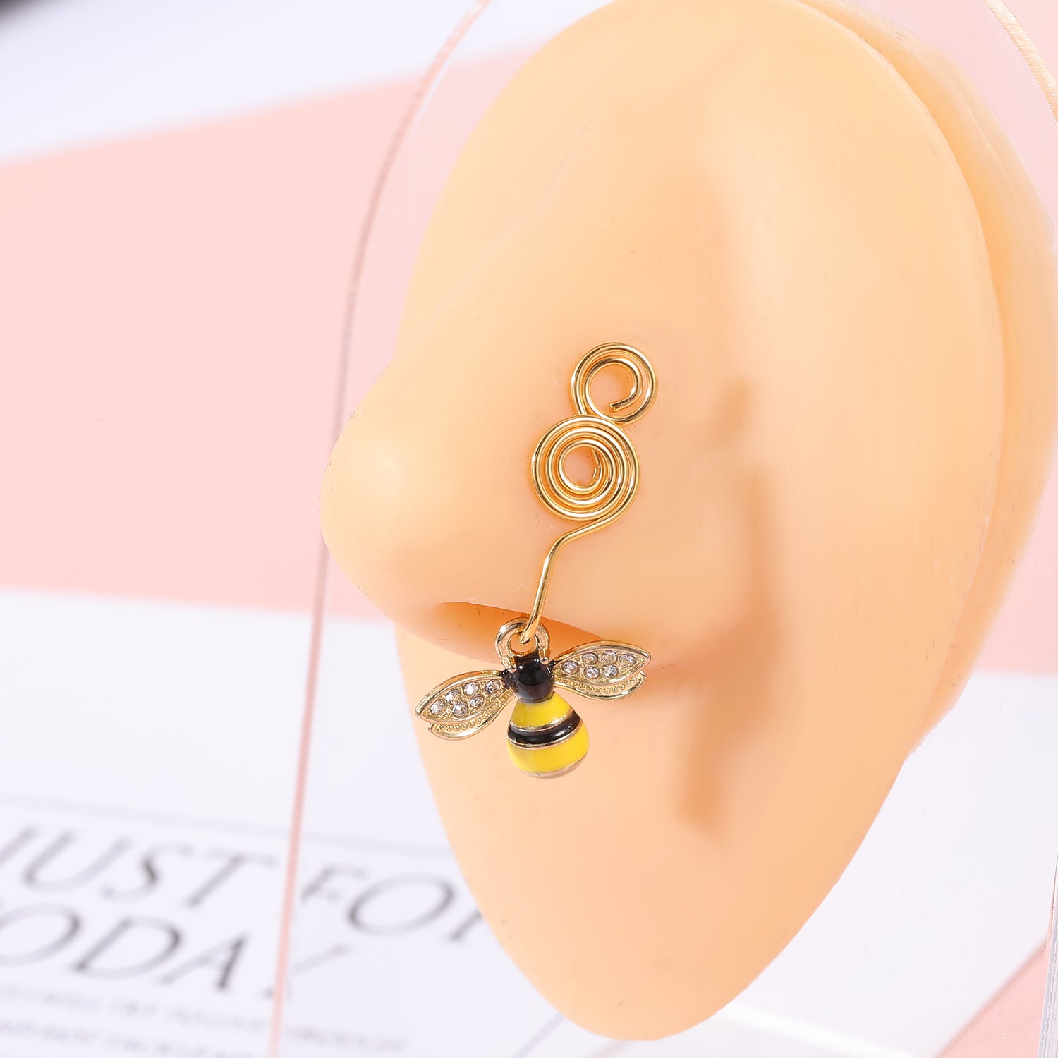 16g-gold-u-shaped-nose-clip-white-yellow-bee-pendant-fake-nose-ring