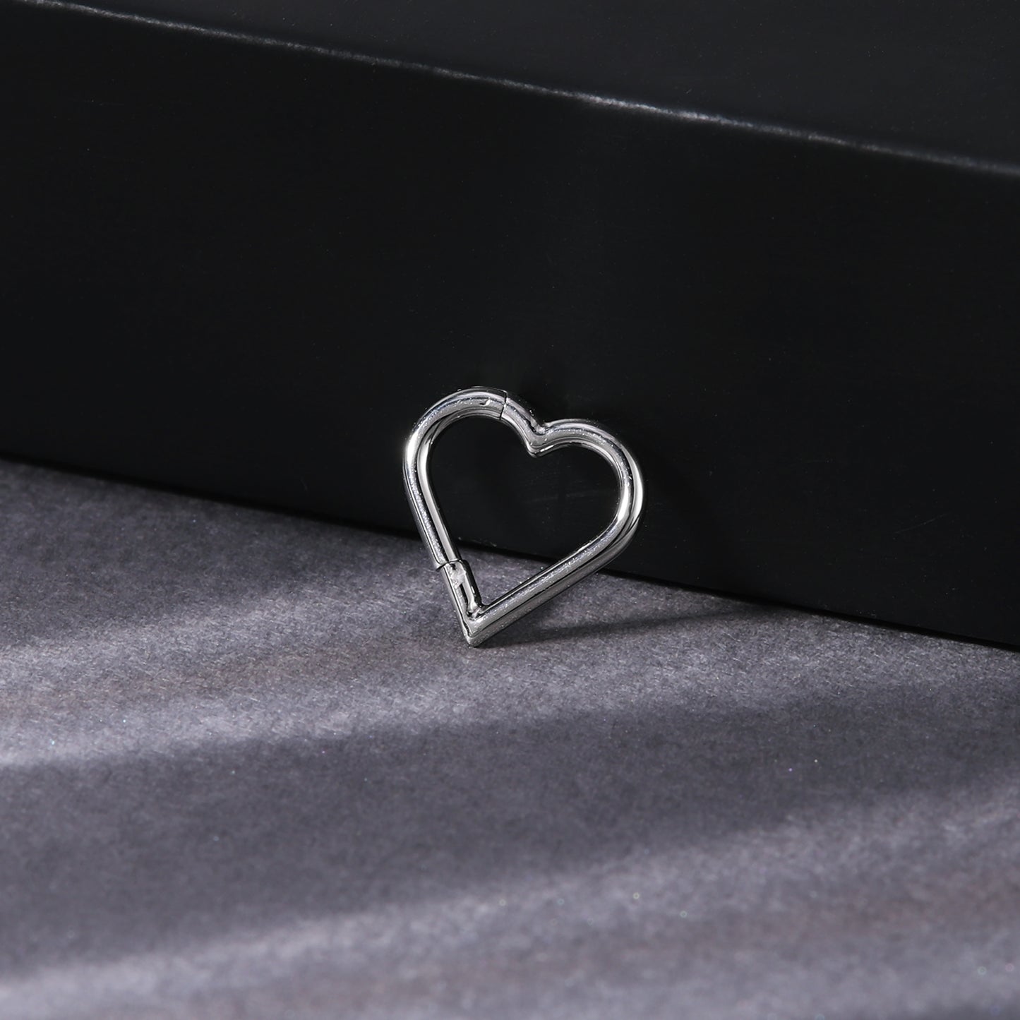 16g-g23-titanium-nose-clicker-ring-heart-conch-helix-cartilage-piercing